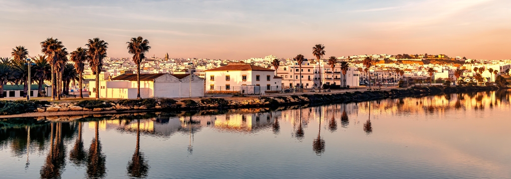 Lais Puzzle - Panoramablick auf Conil de la Frontera in Südspanien bei Sonnenuntergang - 1.000 Teile p-345807