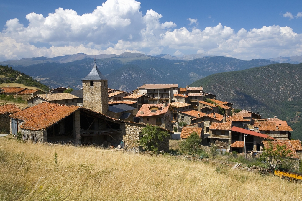 Lais Puzzle - Dörfer von Cal Rill, in der Nähe von La Seu d'Urgell, Katalonien - 2.000 Teile p-346233