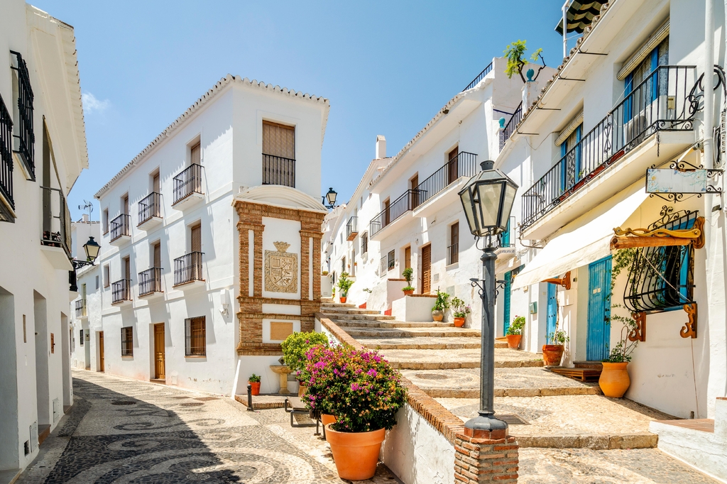 Lais Puzzle - Malerische Stadt Frigiliana in der bergigen Region Malaga, Costa del Sol, Andalusien, Spanien - 2.000 Teile p-346310