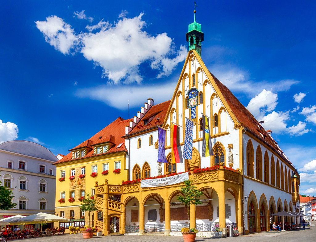Lais Puzzle - Gotisches Altes Rathaus von Amberg in der Oberpfalz, Bayern - 1.000 Teile p-348962
