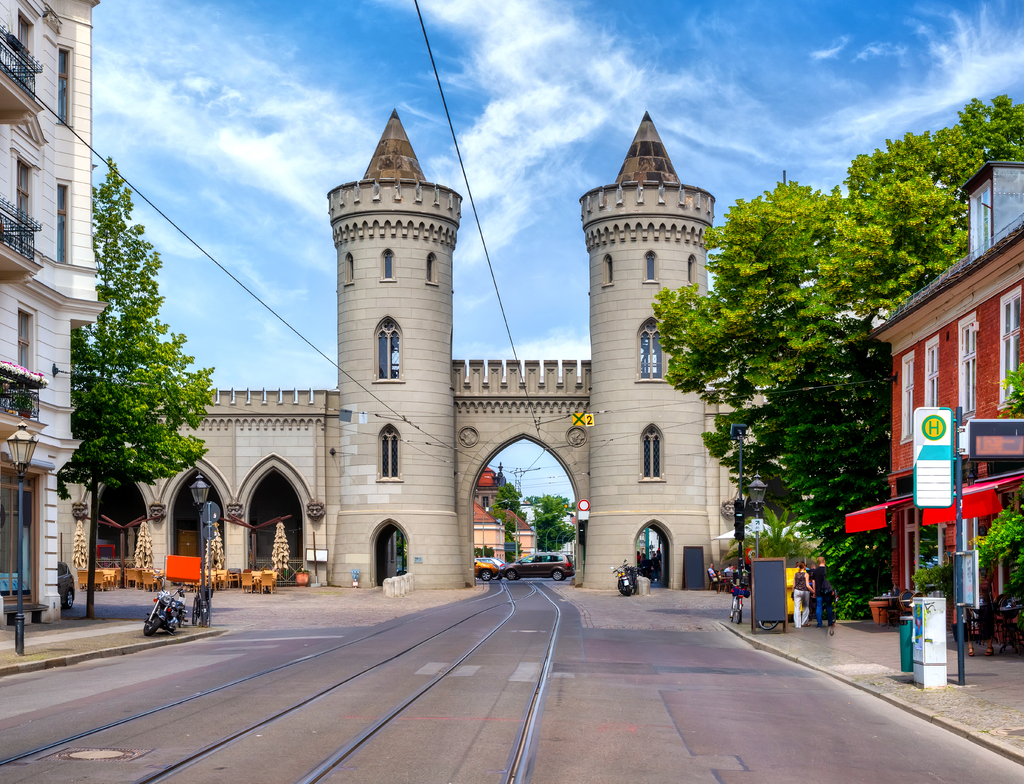 Lais Puzzle - Nauener Tor (Nauen Gate) is one of the three preserved gates of Potsdam, Germany. - 1.000 Teile p-349036