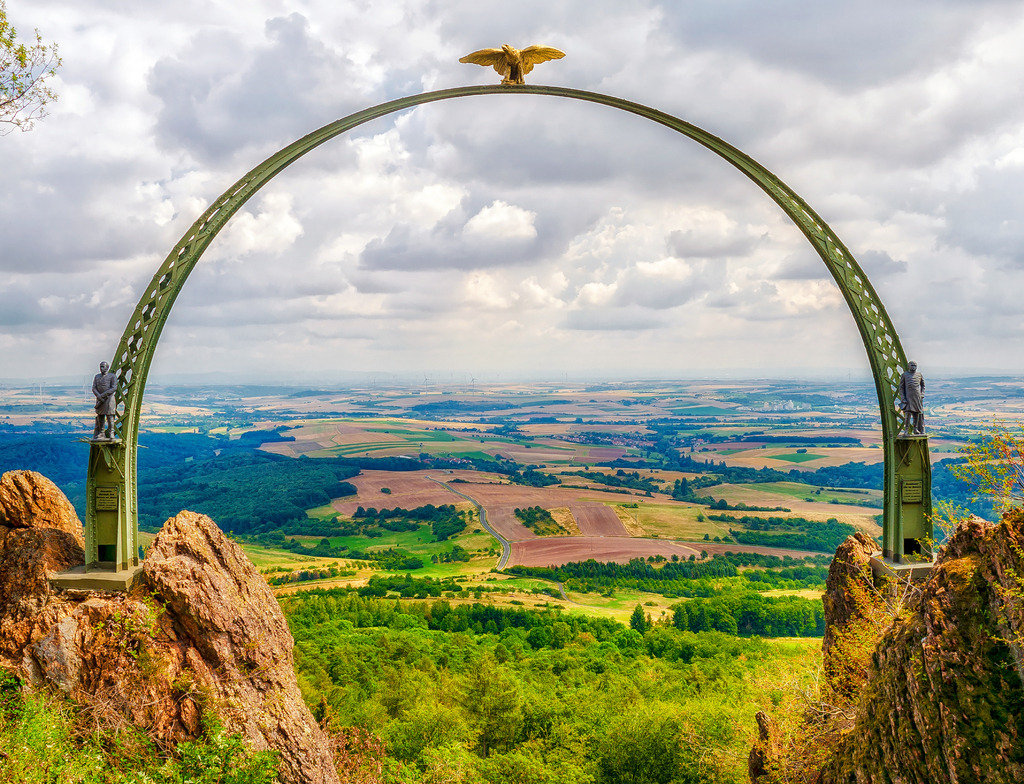 Lais Puzzle - Blick auf den Adlerbogen auf dem Donnersberg, bei Dannenfels, Rheinland-Pfalz, Deutschland. - 1.000 Teile p-349652