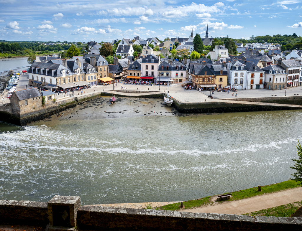 Lais Puzzle - Auray - Hafen von Saint-Goustan. Panoramablick auf den alten Stadtkern. Bretagne, Frankreich  - 1.000 Teile p-349757