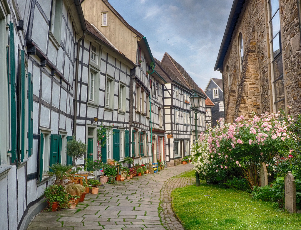 Lais Puzzle - Fachwerkhäuser in der Altstadt von Hattingen - 1.000 Teile p-350229
