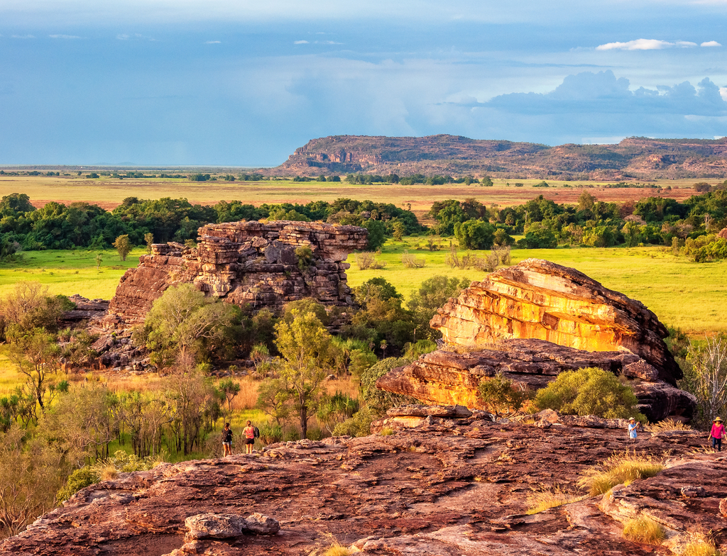 Lais Puzzle - Erkundung des Ubirr Rock zur goldenen Stunde im Kakadu National Park, Northern Territory, Australien - 1.000 Teile p-350585