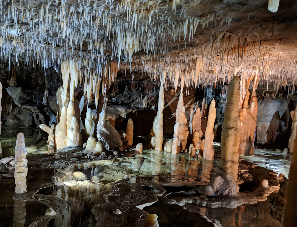 Lais Puzzle - Parks Victoria Buchan Caves, Stalaktiten und Stalagmiten im Inneren der Royal Cave, Australien - 1.000 Teile p-350712