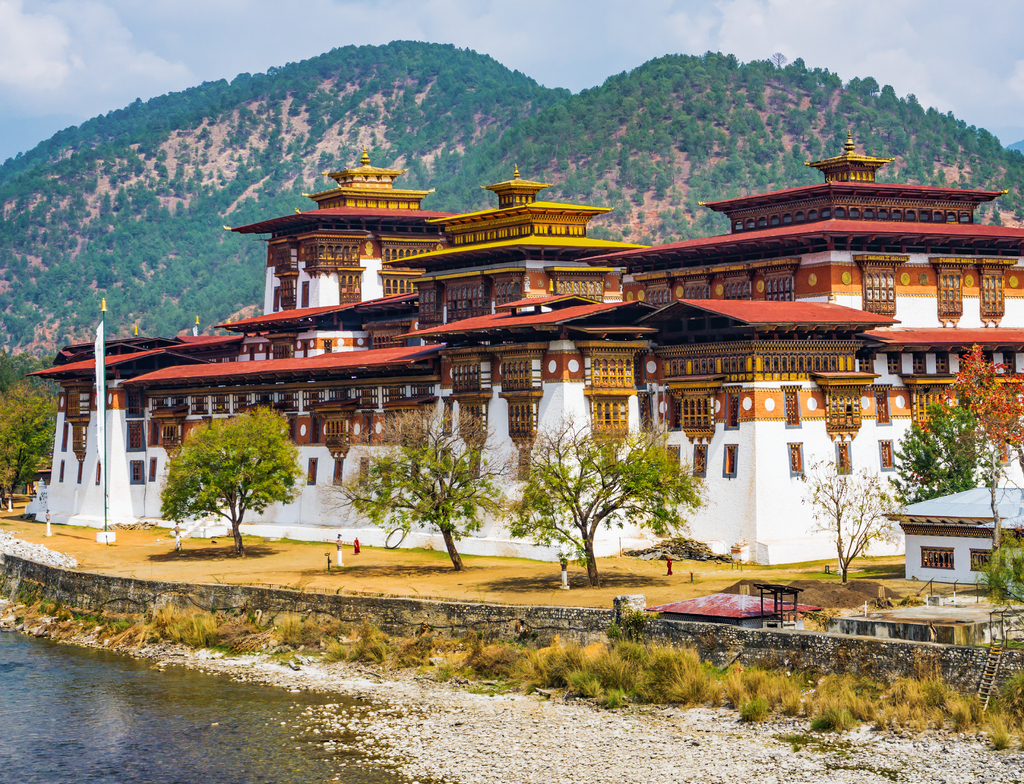 Lais Puzzle - Das Kloster Punakha Dzong in Bhutan Asien eines der größten Klöster in Asien mit der Landschaft und den Bergen im Hintergrund, Punakha, Bhutan - 1.000 Teile p-351165