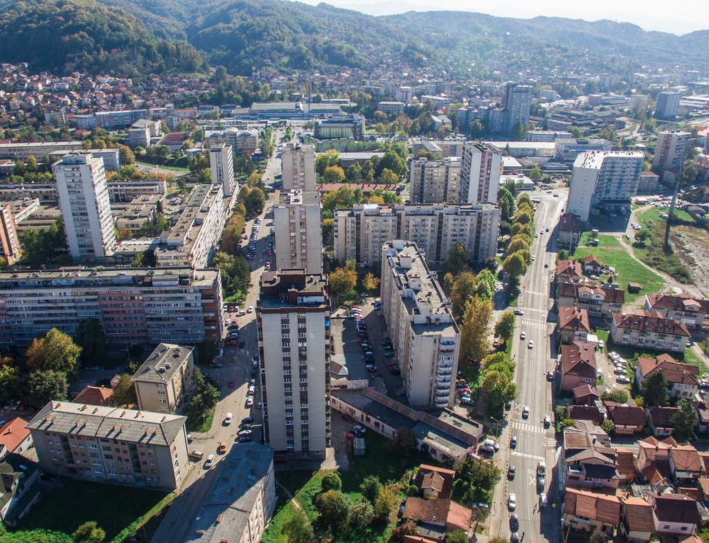 Lais Puzzle - Tuzla, Bosnien und Herzegowina - 1.000 Teile p-351177