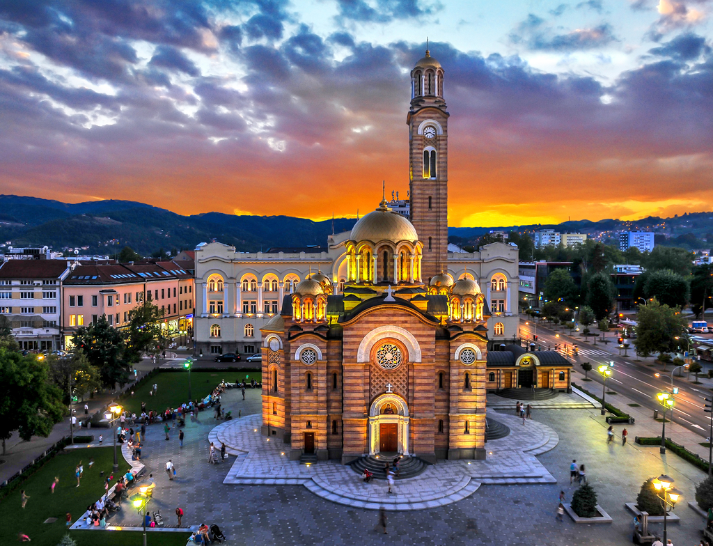 Lais Puzzle - Christ-Erlöser-Kathedrale in Banja Luka, Republika Srpska, Bosnien und Herzegowina - 1.000 Teile p-351179