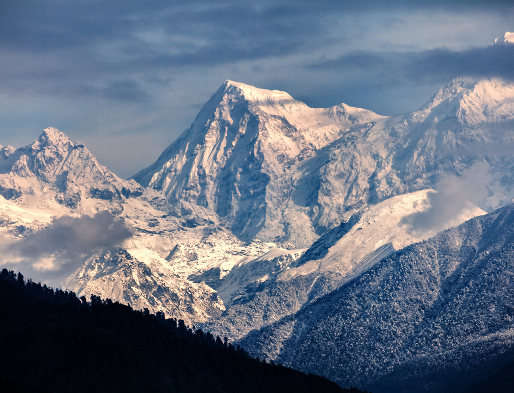Lais Puzzle - Nahaufnahme des Kangchenjunga von Pelling in Sikkim, Indien. Der Kangchenjunga ist der dritthöchste Berg der Welt - 1.000 Teile p-351569