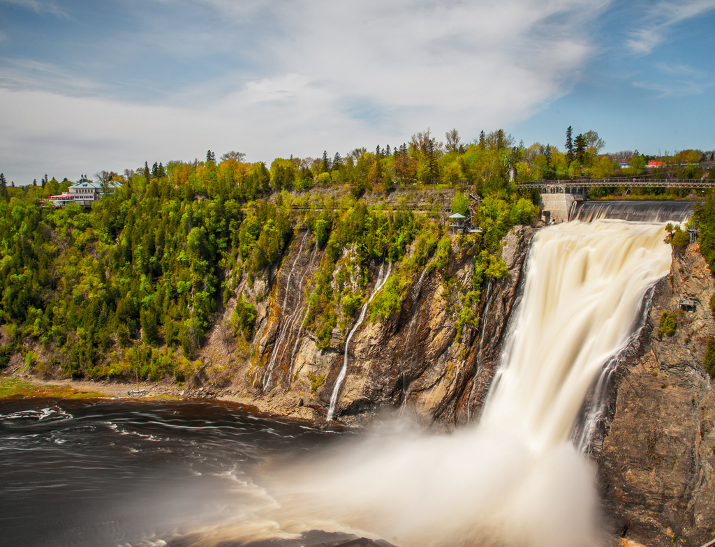 Lais Puzzle - Montmorency Falls am Montmorency River in Quebec, Kanada - 1.000 Teile p-351742
