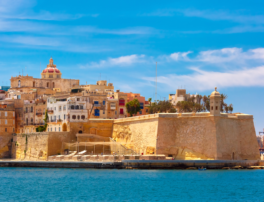 Lais Puzzle - Kai von Valletta mit traditionellen maltesischen Gebäuden mit bunten Fensterläden und Balkonen am sonnigen Tag, Valletta, Hauptstadt von Malta - 1.000 Teile p-351829
