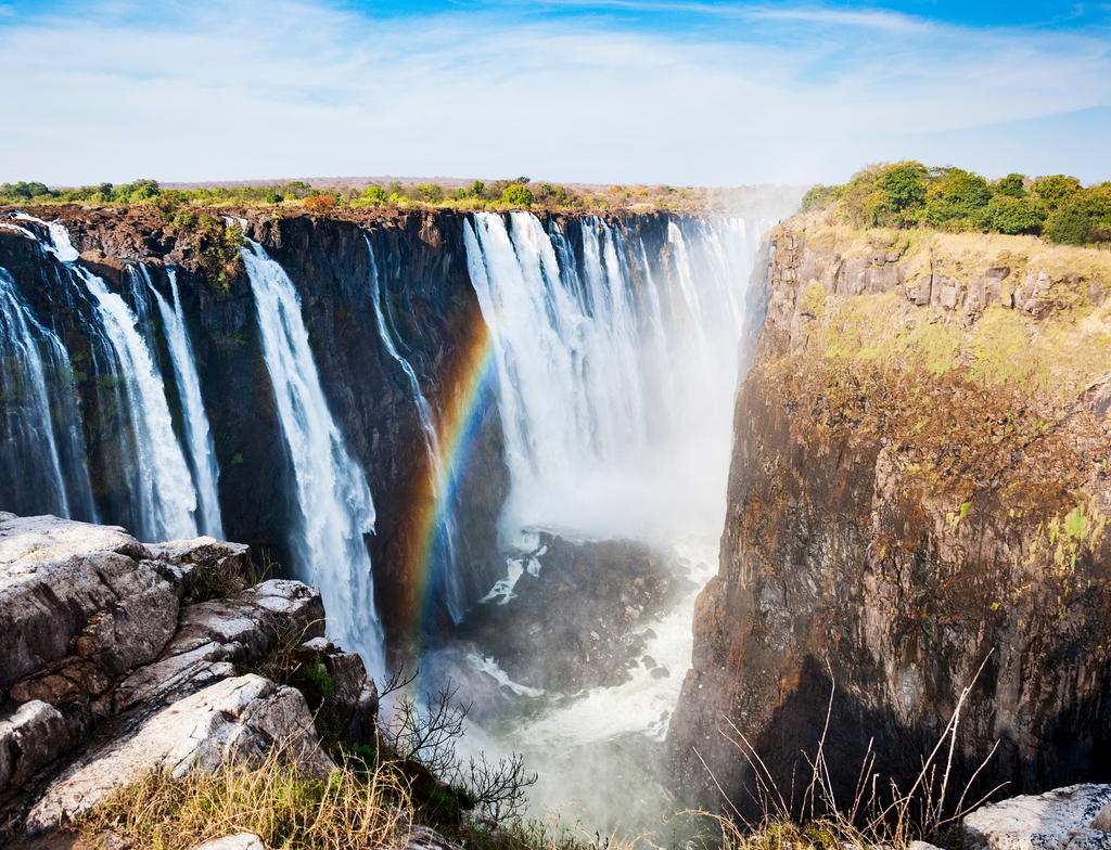 Lais Puzzle - Blick auf die Victoriafälle in Simbabwe, Afrika; Konzept für Reisen in Afrika - 1.000 Teile p-352180