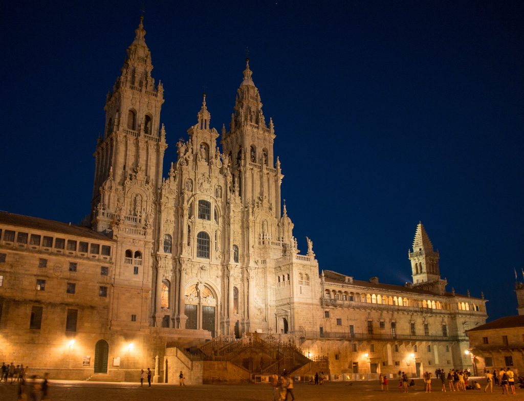 Lais Puzzle - Santiago de Compostela ist die Hauptstadt der nordwestspanischen Region Galicien - 1.000 Teile p-352237