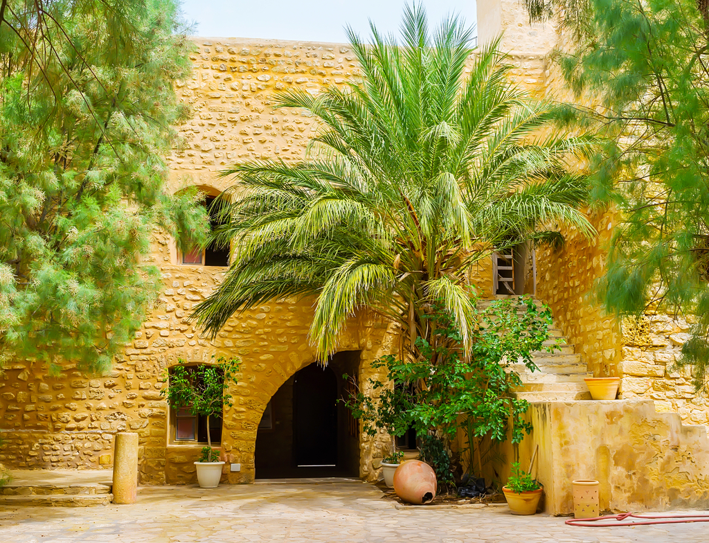 Lais Puzzle - Der Innenhof der Zitadelle, Hammamet, Tunesien - 1.000 Teile p-352374