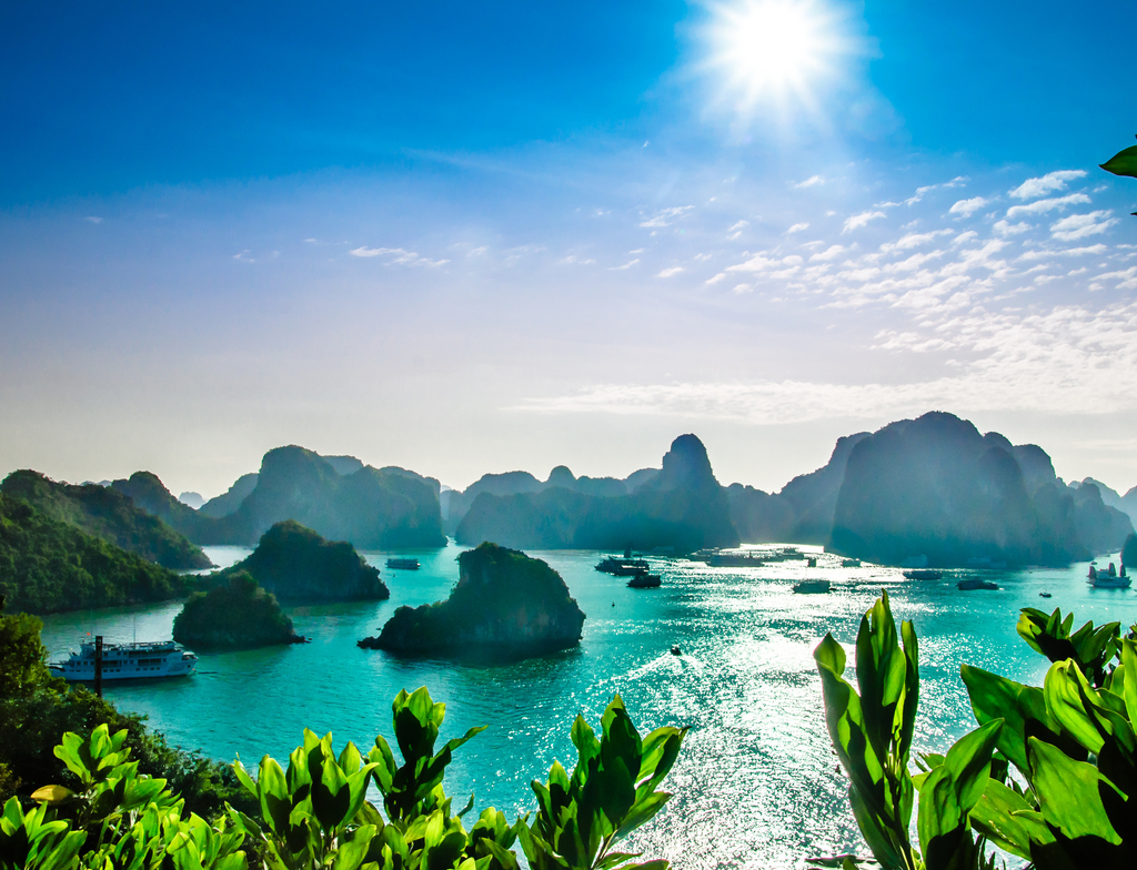 Lais Puzzle - Blick auf die Karstlandschaft an der Halong-Bucht in Vietnam - 1.000 Teile p-352456