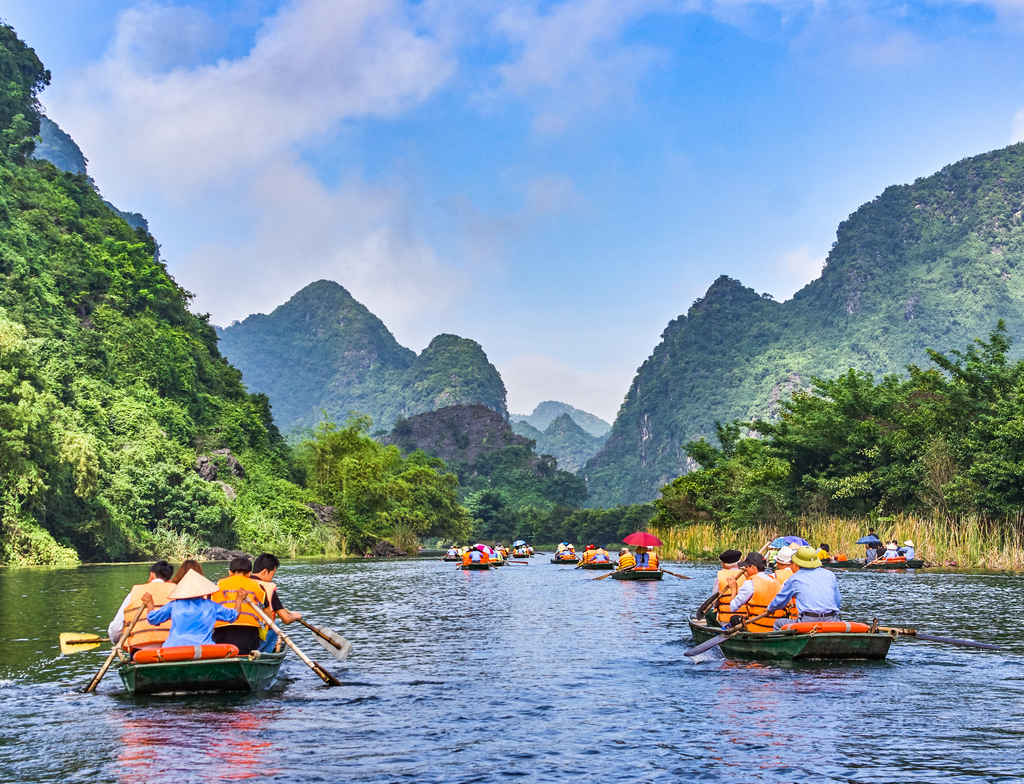 Lais Puzzle - Trang An Ruderboote mit herrlichem Blick auf die Berge, Ninh Binh, Vietnam - 1.000 Teile p-352459