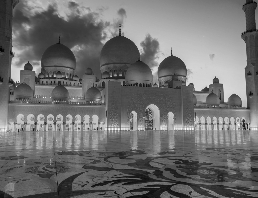 Lais Puzzle - Große Moschee Sheikh Zayed in Abu Dhabi, Vereinigte Arabische Emirate in schwarz weiß - 1.000 Teile p-352523