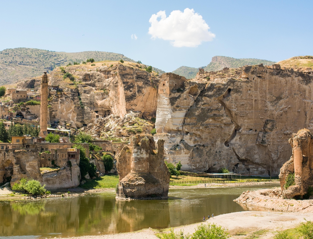 Lais Puzzle - Hasankeyf ist eine antike Stadt und ein Bezirk entlang des Tigris in der Provinz Batman im Südosten der Türkei - 1.000 Teile p-352745