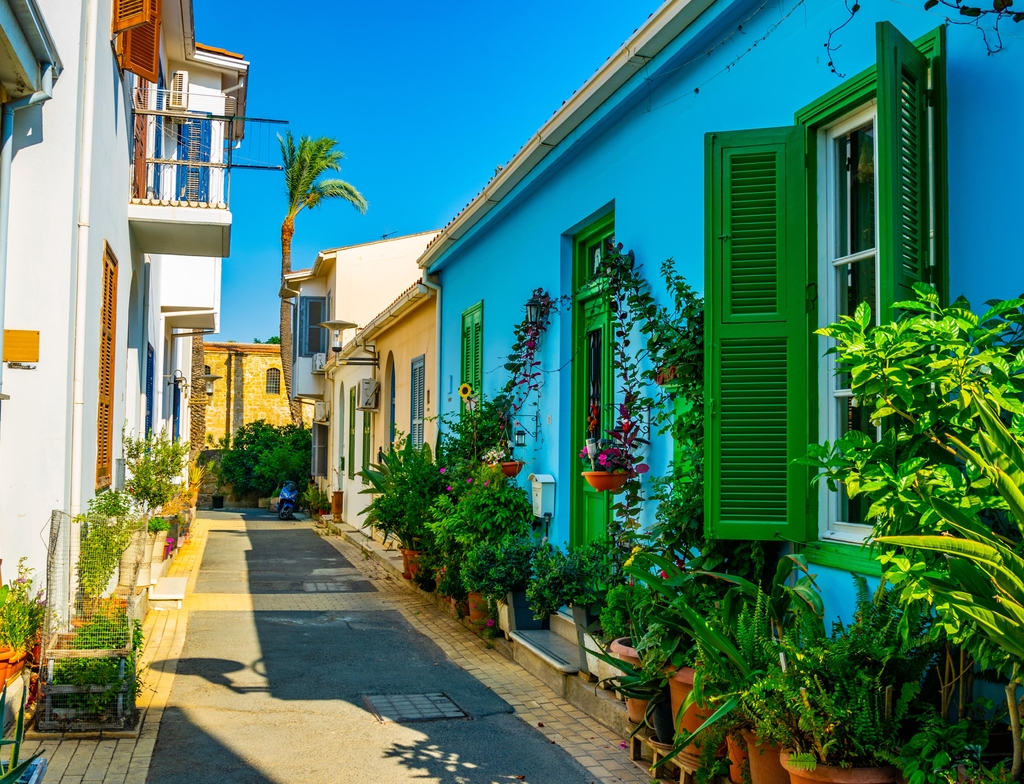 Lais Puzzle - Enge Straße im Wohngebiet von Nikosia, Zypern - 1.000 Teile p-352774