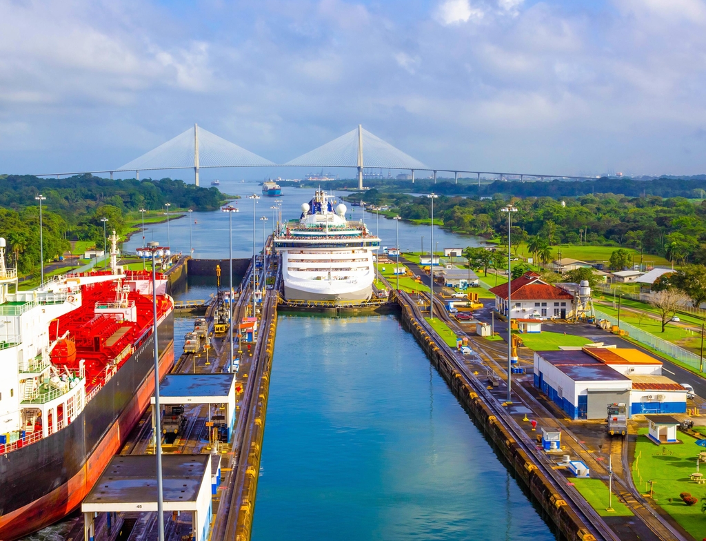 Lais Puzzle - Blick auf den Panamakanal vom Kreuzfahrtschiff aus - 1.000 Teile p-352810