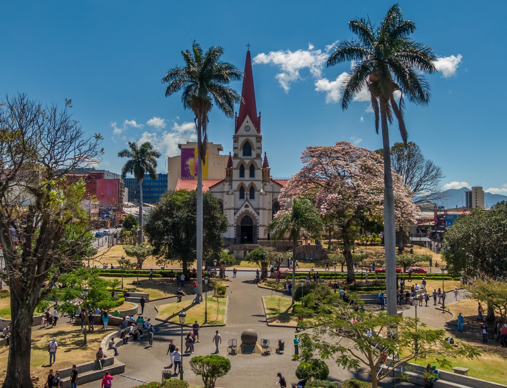 Lais Puzzle - Schöne Luftaufnahme der Hauptkirche in San Jose Costa Rica, La Merced und die Kathedrale - 1.000 Teile p-352819