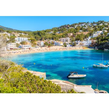 Lais Puzzle - Fischer- und Segelboote auf blauem Meerwasser in der Bucht von Cala Vadella, Insel Ibiza, Spanien - 500 & 1.000 Teile
