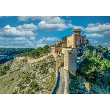 Lais Puzzle - Historisches Alarcon-Schloss über dem Fluss Jucar mit abgewinkeltem Turm, mehreren Toren, Bergfried und Palast, Spanien - 100, 200, 500 & 1.000 Teile