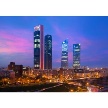Lais Puzzle - Skyline des Finanzviertels Madrid Four Towers in der Dämmerung in Madrid, Spanien - 100, 200, 500 & 1.000 Teile