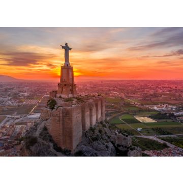 Lais Puzzle - Mittelalterliche Burg von Monteagudo mit Jesus Christus-Statue in der Nähe von Murcia, Spanien - 500 & 1.000 Teile