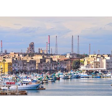 Lais Puzzle - Taranto-Altstadt auf dem Meer, Fischerboote, Docks, Industrieanlage auf Hintergrund - 100, 200, 500 & 1.000 Teile