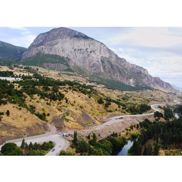 Lais Puzzle - Luftaufnahme des Cerro Mackay-Berges und des Rio Simpson-Flusses nahe Coyhaique, Aysen, Patagonien, Chile. - 100, 200, 500 & 1.000 Teile