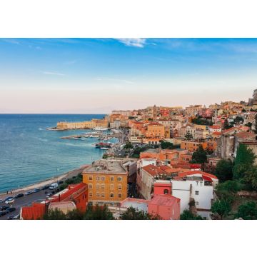 Lais Puzzle - Panorama-Seelandschaft mit Gaeta, Latium, Italien. Malerische historische Stadt mit alten Gebäuden, alten Kirchen, schönem Sandstrand und klarem blauem Wasser. Berühmtes Touristenziel an der Riviera di Ulisse - 100, 200, 500 & 1.000 Teile