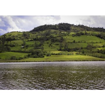 Lais Puzzle - Landschaft der ländlichen Gebiete und eines Sees in Pomacochas, Peru - 100, 200, 500 & 1.000 Teile