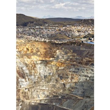 Lais Puzzle - Detail des Tagebaus "Raul Rojas", der durch den Bergbau entstanden ist und mitten in der Stadt "cerro de pasco" Realität ist, mit der diese Bevölkerung lebt, Peru - 100, 200, 500 & 1.000 Teile