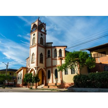 Lais Puzzle - Kirche San Francisco de Asís in Contamana, Ucayali, Loreto. Ein Februarnachmittag, Peru - 100, 200, 500 & 1.000 Teile