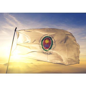 Lais Puzzle - Die Flagge des peruanischen Oberst Portillo weht auf dem oberen Nebel bei Sonnenaufgang - 100, 200, 500 & 1.000 Teile