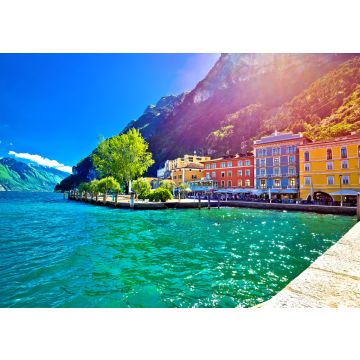 Lais Puzzle - Blick auf die Uferpromenade von Riva del Garda bei Sonnenuntergang - 500 & 1.000 Teile