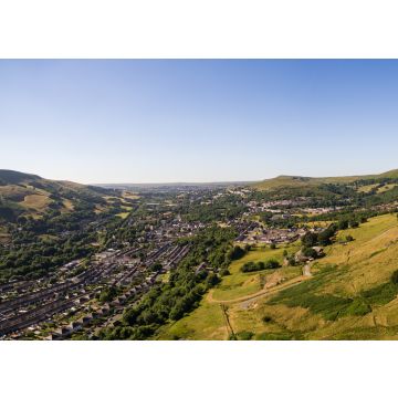 Lais Puzzle - Luftaufnahme von Häusern im walisischen Tal von Blaenau Gwent aus der Vogelperspektive - 100, 200, 500 & 1.000 Teile