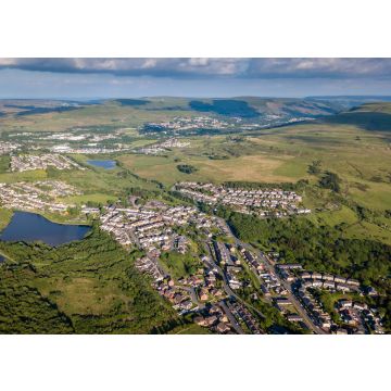Lais Puzzle - Luftaufnahme der Stadt Brynmawr in den Tälern von Südwales - 100, 200, 500 & 1.000 Teile