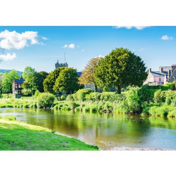 Lais Puzzle - Llanwrst, kleine Marktstadt in Nordwales, in der Nähe des Snowdonia-Nationalparks, Blick auf die Gebäude mit Blick auf den Fluss Conwy - 100, 200, 500 & 1.000 Teile