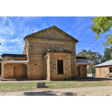 Lais Puzzle - Das historische Gerichtsgebäude (erbaut 1859) in Beechworth, Victoria, Australien - 100, 200, 500 & 1.000 Teile