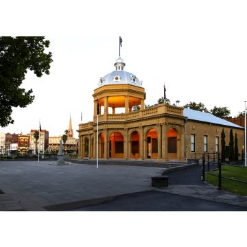 Lais Puzzle - Das Bendigo War Memorial und Museum auf der Paul Mall in der historischen Goldgräberstadt Bendigo, Victoria, Australien - 100, 200, 500 & 1.000 Teile