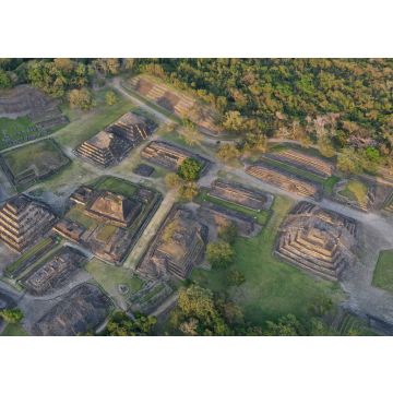 Lais Puzzle - Pyramiden El Tajín, eine alte Stadt in Veracruz Mexiko ist eine schöne archäologische Stätte der UNESCO. Religiöse Tempel, Pyramiden und die Stadt diente dem Stamm der Totonacas - 100, 200, 500 & 1.000 Teile