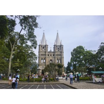 Lais Puzzle - Leben auf dem Hauptplatz des bunten Jardin, Antioquia, Kolumbien - 100, 200, 500 & 1.000 Teile