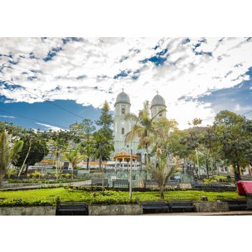 Lais Puzzle - Yarumal, Antioquia, Kolumbien - 100, 200, 500 & 1.000 Teile