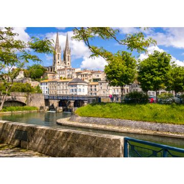 Lais Puzzle - Ein Blick auf Niort vom Kai des Flusses Sevre Niortaise, Deux-Sevres, Region Poitou-Charentes, Frankreich - 100, 200, 500 & 1.000 Teile