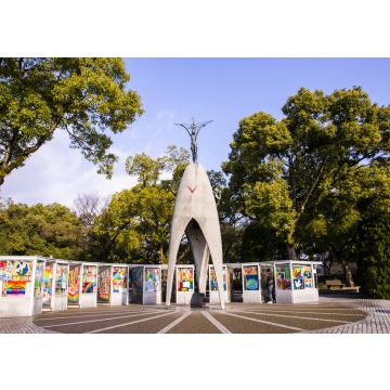 Lais Puzzle - Hiroshima, Japan: Friedensdenkmal der Kinder - 100, 200, 500 & 1.000 Teile