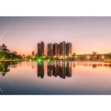 Lais Puzzle - Sonnenuntergang an einem See in einem Park mit der Stadt im Hintergrund, Brasilien - 100, 200, 500 & 1.000 Teile