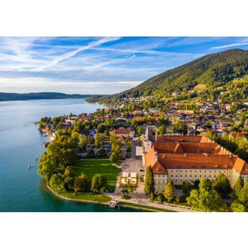 Lais Puzzle - Tegernsee, Deutschland. Der Tegernsee in Rottach-Egern (Bayern), Deutschland, nahe der österreichischen Grenze. Luftaufnahme des Tegernsees in den bayerischen Alpen. Bad Wiessee. Tegernsee in Bayern. - 100, 200, 500 & 1.000 Teile